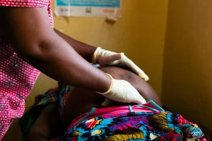 La priorité accordée aux femmes enceintes protège les Togolaises