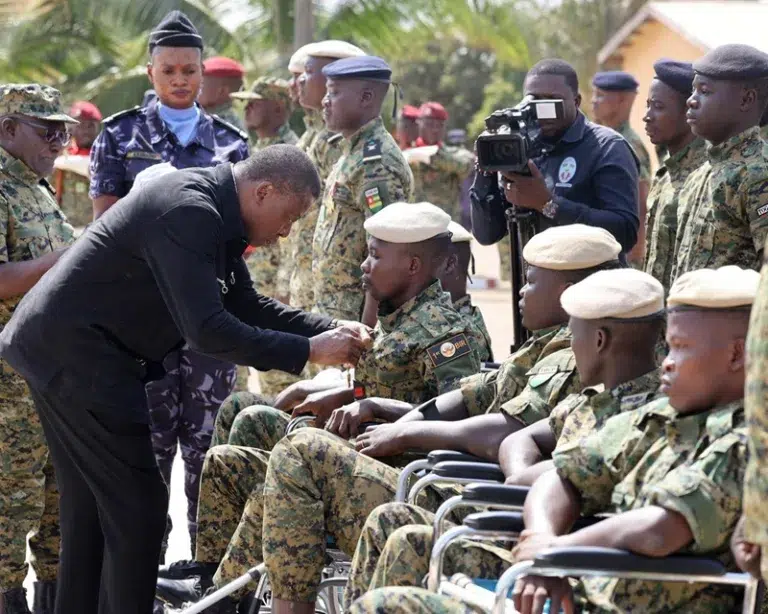 Opération Koundjoaré : Décorations et hommage solennel aux forces armées