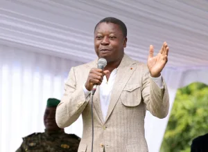 Danse des Évala 2025 : Le Président du Conseil en communion avec la jeunesse