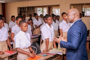 Rentrée scolaire 2025-2026 : Le Prof Dodzi Kokoroko constate l’effectivité de la reprise des cours